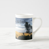 Kerma及びジョーのAirbnbのマグ ボーンチャイナマグカップ (右)