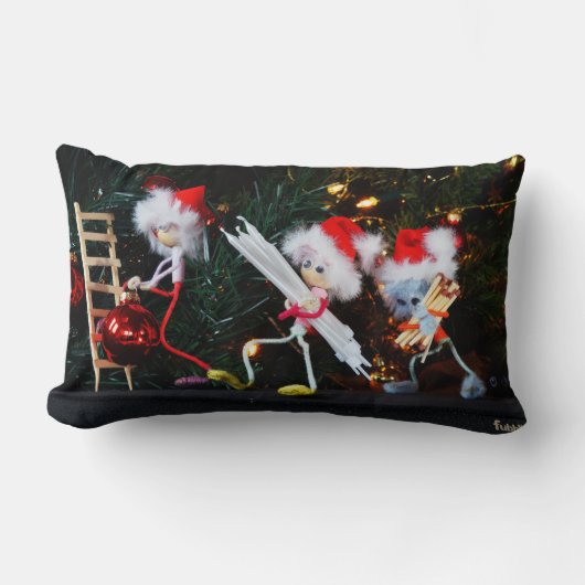 Kerstsfeer met Fubby's die de decoratie verzorgen. ランバークッション (正面)
