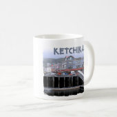 Ketchikan 3のクラシックで白いマグ コーヒーマグカップ (正面右)