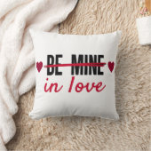 Keywords: “Throw Pillow”, “Decorative Pillow”, クッション (ブランケット)