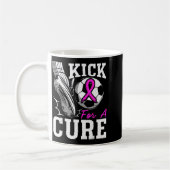 Kick For A Breast Cancer Awareness Nk Ribbon Socce コーヒーマグカップ (左)