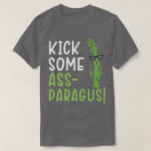 Kick Some Assparagus Asparagus Vegetable Vegetaria Tシャツ (デザイン正面)