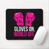 Kickboxing Chick Kickboxer Training Gloves On Worl マウスパッド (マウス)