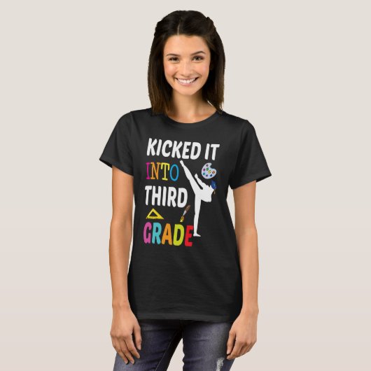Kicked into 3rd Grade Karate Back To School Tシャツ (正面フル)