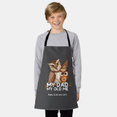 Kid Apron : My Dad My Old Me (grey) エプロン (着用した状態)