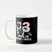 Kids 3rd BirthdayボーリングI'm 3 How I 転が コーヒーマグカップ (左)