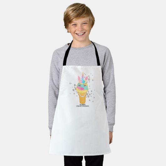 kids art apron with Eugenie Unicorn! エプロン (着用した状態)