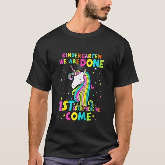 Kids Back School Magic Unicorn 1年生ここでWe Tシャツ (正面)