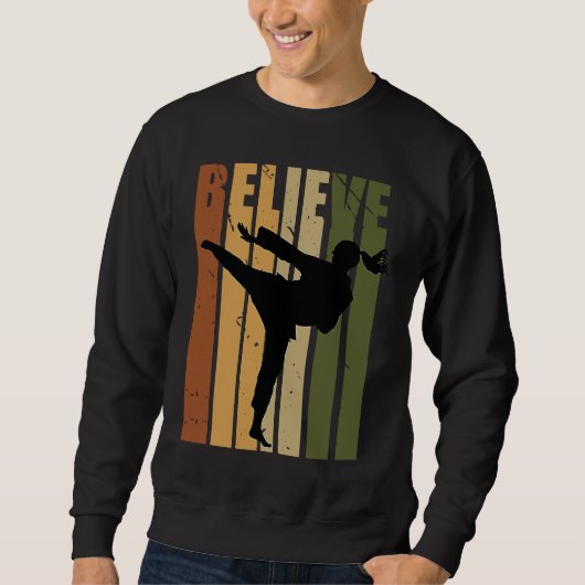 Kids Camouflage Retro Karate Motivating Believe Pr スウェットシャツ (正面)