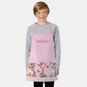 Kid's cute animals stars add name pink エプロン (着用した状態)