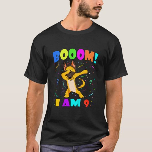 Kids Dabbing German Shepherd Booom I Am 9 Boy Girl Tシャツ (正面)
