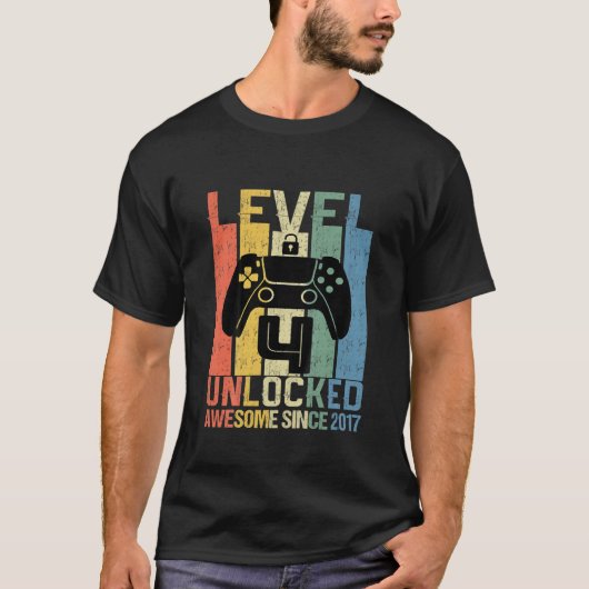 Kids Level 4 Unlocked Birthday Gamer Awesome Since Tシャツ (正面)