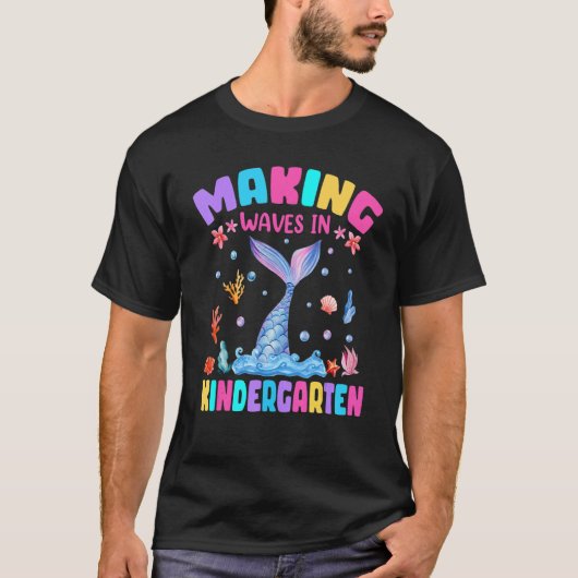 Kids Making Magical Waves In Kindergarten Mermaid  Tシャツ (正面)