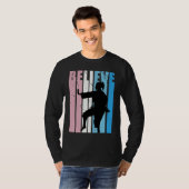 Kids Retro Karate Motivational Believe Practice Th Tシャツ (正面フル)