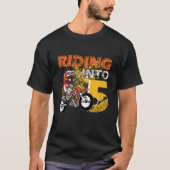 Kids Riding Into 5 Years Old Dirt Biker 5th Birthd Tシャツ (正面)