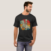 Kids Skeleton Riding Dino Mummy Retro Toddler Boys Tシャツ (正面フル)