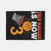 Kids This Ller Is Now 3 Sketll 3rd Birthday Bday B フリースブランケット (正面(横))