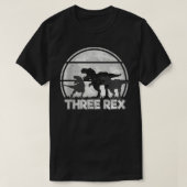 Kids Three Re 3rd Birthday Dinosaur 3 year old  Tシャツ (デザイン正面)