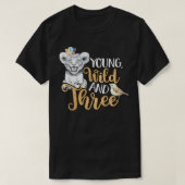 Kids Wild Young & Three 3rd Birthday Gift 3 Years  Tシャツ (デザイン正面)