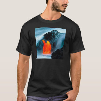 Kilaueaハワイからの火山溶岩流 Tシャツ