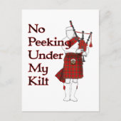 Kilt Bagpipeプレーヤーの下のおもしろいピークなし ポストカード (正面)