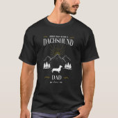 Kinda Busy Being a Dachshund Dad Tシャツ (正面)
