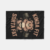 Kinda Fit Sorta Fat - Funny Gym Bear Weightlifting フリースブランケット (正面(横))