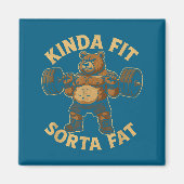 Kinda Fit Sorta Fat - Funny Gym Bear Weightlifting マグネット (正面)