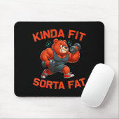 Kinda Fit Sorta Fat Funny Gym Bear Weightlifting W マウスパッド (マウス)