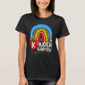 Kindergarten Boho Rainbow Teacher Team Kinder Squa Tシャツ (正面)