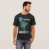 Kindergarten has made it a mother dinosaur graduat tシャツ (正面フル)