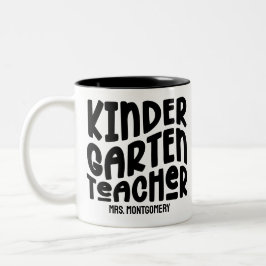 Kindergarten Teacher Black Text ツートーンマグカップ