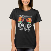 Kindergarten Teacher Off Duty Sunglasses Beach Sun Tシャツ (正面)