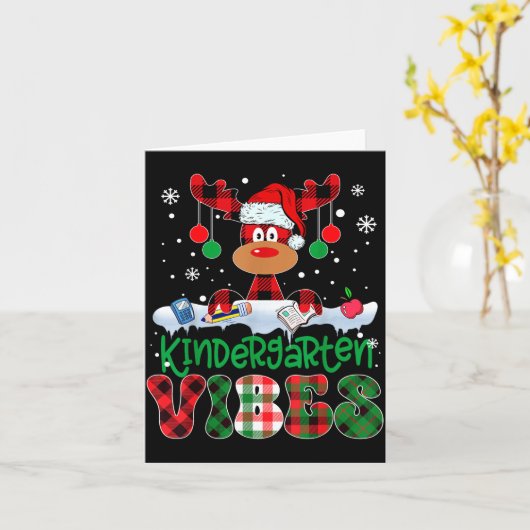 Kindergarten Vibes Teacher Buffalo Plaid Reindeer  カード (黄色い花)
