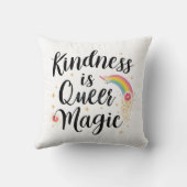Kindness Is Queer Magic Rainbow Quote LGBTQ+ クッション (裏面)