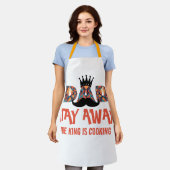 kINGは料理：幾何学文字 エプロン (着用した状態)