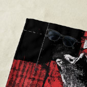 King Chess Piece Art – Red Black Grunge Design ビーチタオル (インサイチュ)