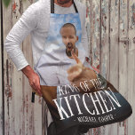 King of モダン the Kitchen Photo |名前 エプロン<br><div class="desc">私たちのカスタマイズ可能なエプロンで、あなたの人生の料理の王のためのモダン完璧な贈り物をアンアース。コンロやBBQの愛好家に最適なエプロンで、写真をアップロードして文字をパーソナライズする。ご主人、パパ、兄弟、ボーイフレンドや叔父に、このプレゼントで彼らをどれだけ良く知っているかユニークを示しなさい。</div>
