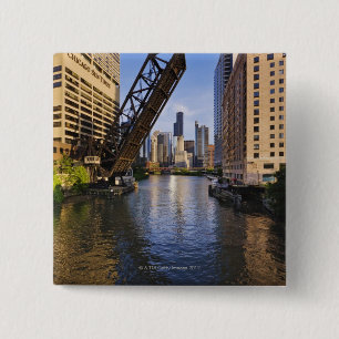 Kinzie St橋からのシカゴのスカイライン 缶バッジ