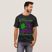Kiss Me Bladder Cancer Survivor St Patrick Day  Tシャツ (正面フル)