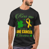 Kiss Me Bone Cancer Survivor St Patrick Day Gift Tシャツ (正面)