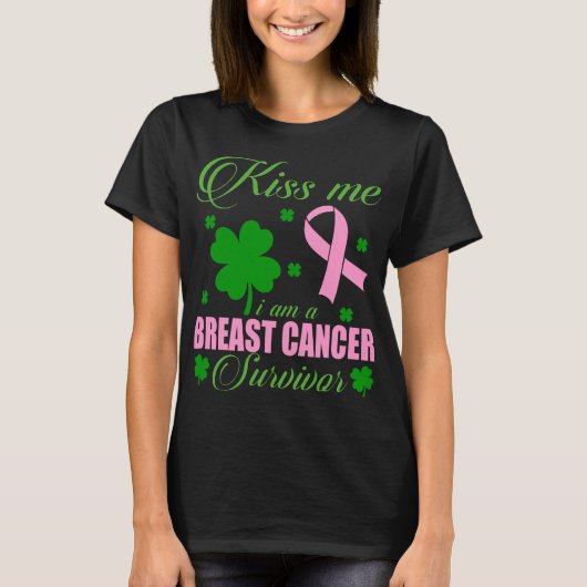 Kiss Me Breast Cancer Survivor St Patrick Day Gift Tシャツ (正面)