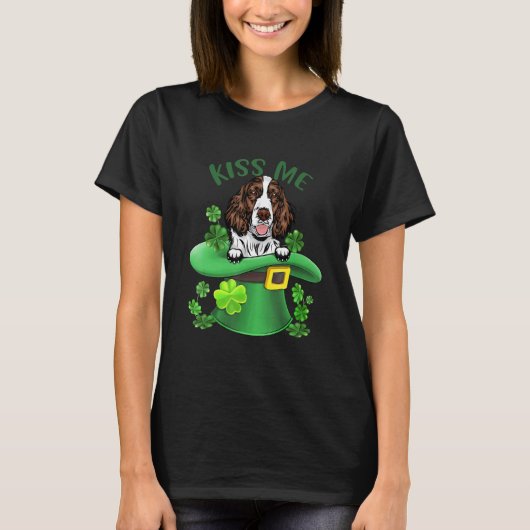 Kiss Me English Springer Spaniel Shamrock Clover f Tシャツ (正面)