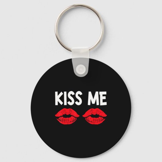Kiss Me Funny Couples Tee Valentine's Day Couple M キーホルダー (正面)