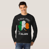 Kiss Me I m Italian Shamrock Italy St Patrick s Da Tシャツ (正面フル)