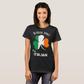 Kiss Me I m Italian Shamrock Italy St Patrick s Da Tシャツ (正面フル)