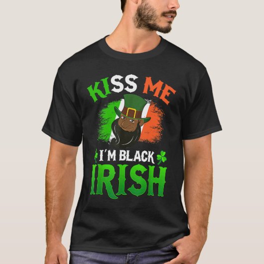 Kiss Me I'm Black Irish St Patricks Day American A Tシャツ (正面)