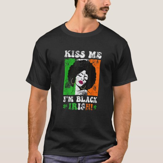 Kiss Me I'm Black Irish St Patricks Day Black Wome Tシャツ (正面)