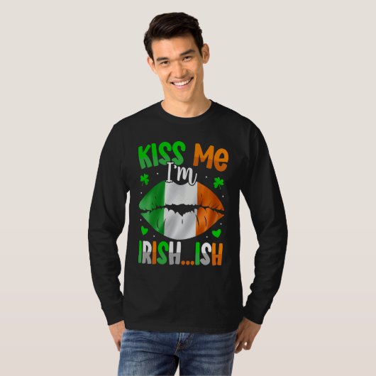 Kiss Me Im Irish Ish  St Patrick's Day Tシャツ (正面フル)