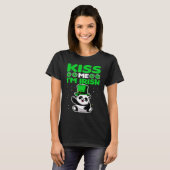 Kiss me I'm Irish Lucky Panda Leprechauns St Patri Tシャツ (正面フル)